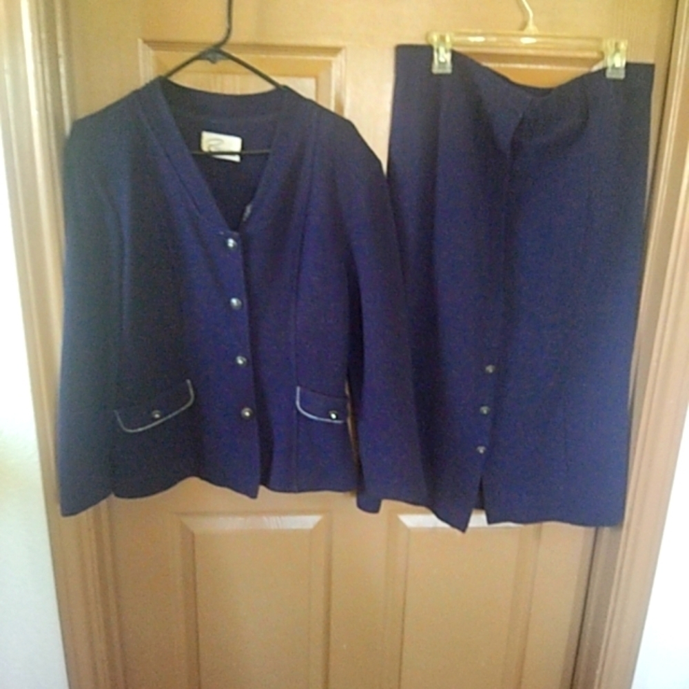 Ladies Elegant Navy Skirt Set